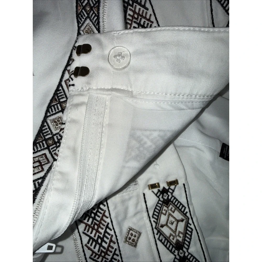 White House Black Market 5 Inch Short‎ Womens 12P White Mid Rise Stretch